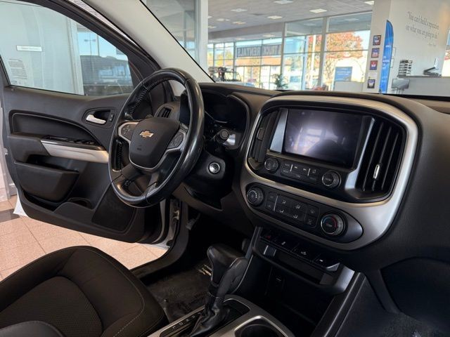 Chevrolet Colorado Vehicle Full-screen Gallery Image 27