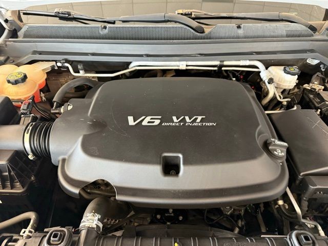 Chevrolet Colorado Vehicle Full-screen Gallery Image 28