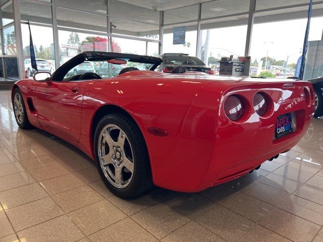 Chevrolet Corvette Vehicle Full-screen Gallery Image 09