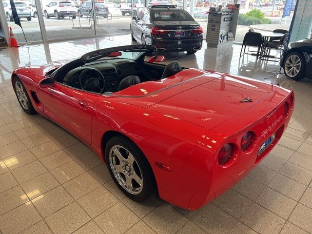 Chevrolet Corvette Vehicle Full-screen Gallery Image 10