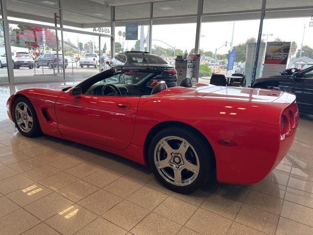 Chevrolet Corvette Vehicle Full-screen Gallery Image 11