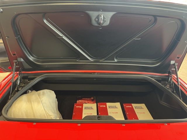 Chevrolet Corvette Vehicle Full-screen Gallery Image 26