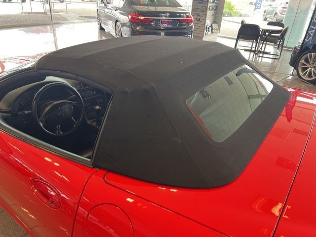 Chevrolet Corvette Vehicle Full-screen Gallery Image 32