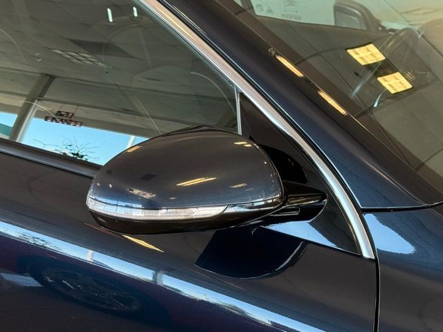 Kia Niro EV Vehicle Full-screen Gallery Image 11