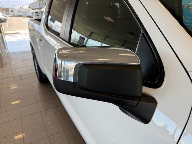 Chevrolet Silverado 1500 Vehicle Full-screen Gallery Image 11