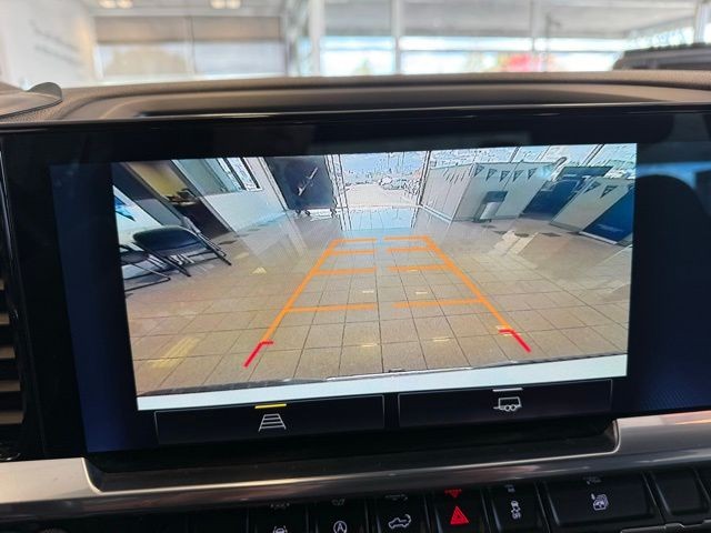 Chevrolet Silverado 1500 Vehicle Full-screen Gallery Image 14