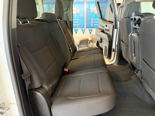 Chevrolet Silverado 1500 Vehicle Full-screen Gallery Image 22