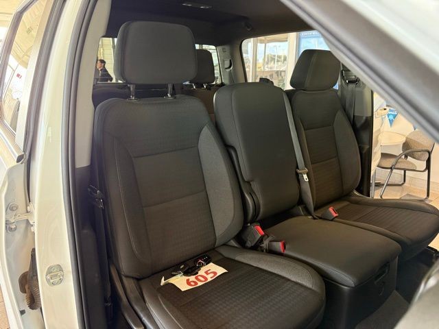 Chevrolet Silverado 1500 Vehicle Full-screen Gallery Image 23