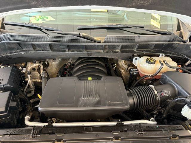 Chevrolet Silverado 1500 Vehicle Full-screen Gallery Image 25