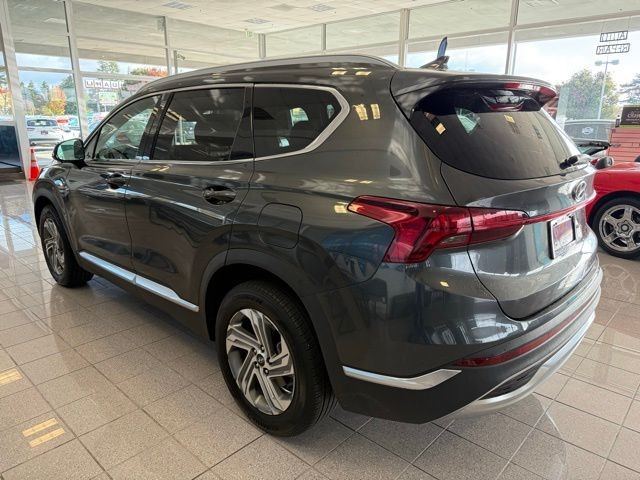 Hyundai Santa Fe Vehicle Full-screen Gallery Image 05