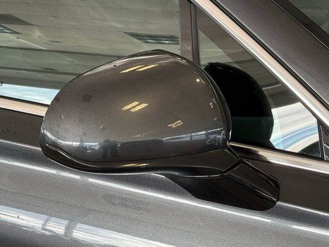 Hyundai Santa Fe Vehicle Full-screen Gallery Image 11