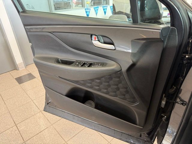 Hyundai Santa Fe Vehicle Full-screen Gallery Image 20