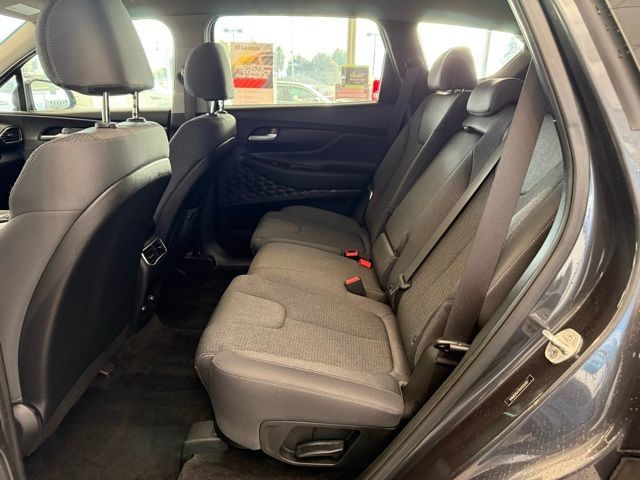 Hyundai Santa Fe Vehicle Full-screen Gallery Image 21