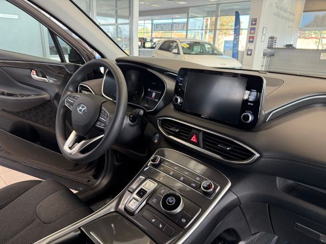 Hyundai Santa Fe Vehicle Full-screen Gallery Image 27