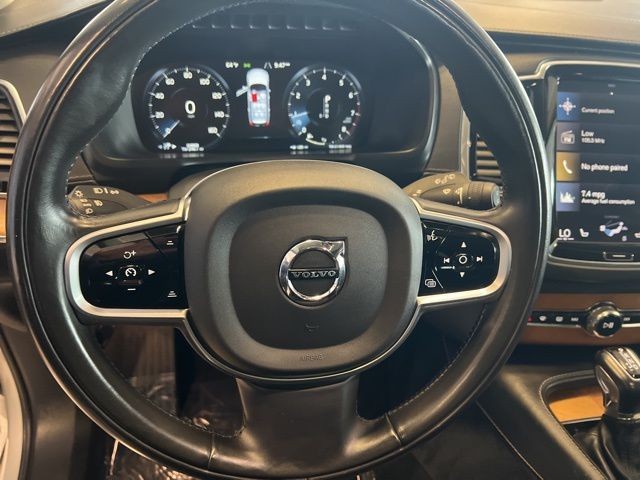 Volvo XC90 Vehicle Full-screen Gallery Image 24