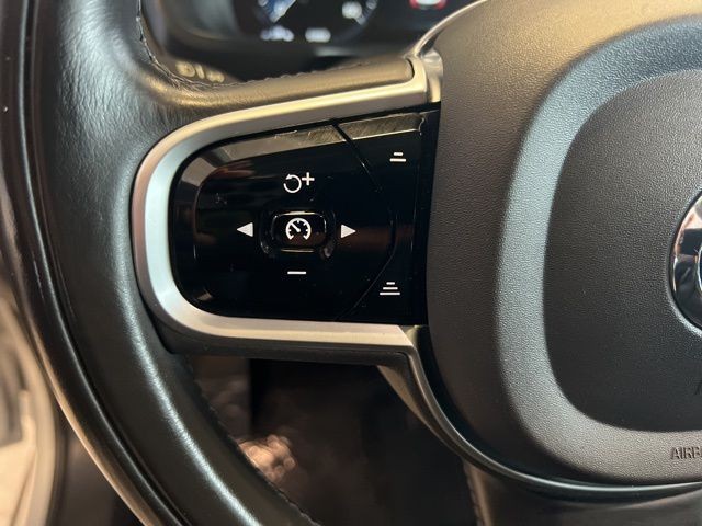 Volvo XC90 Vehicle Full-screen Gallery Image 25