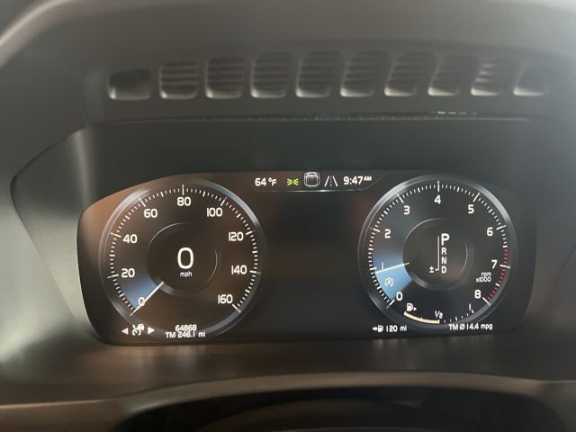 Volvo XC90 Vehicle Full-screen Gallery Image 28