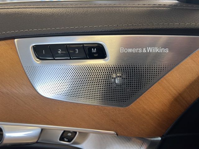 Volvo XC90 Vehicle Full-screen Gallery Image 38