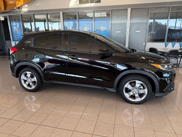 Honda HR-V Vehicle Full-screen Gallery Image 02