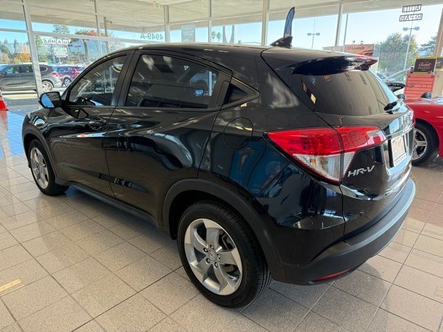 Honda HR-V Vehicle Full-screen Gallery Image 05