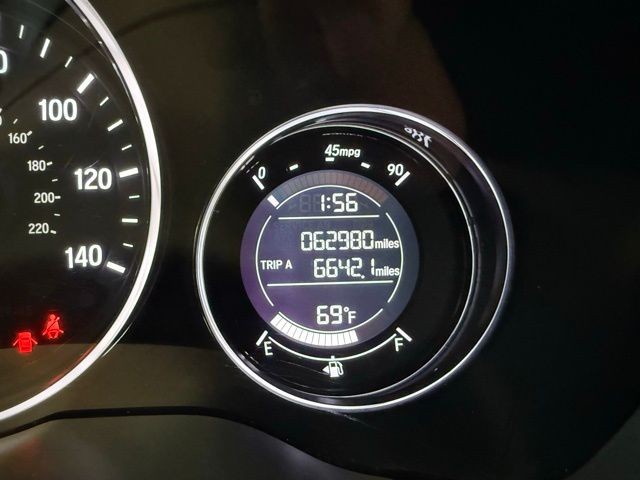 Honda HR-V Vehicle Full-screen Gallery Image 12