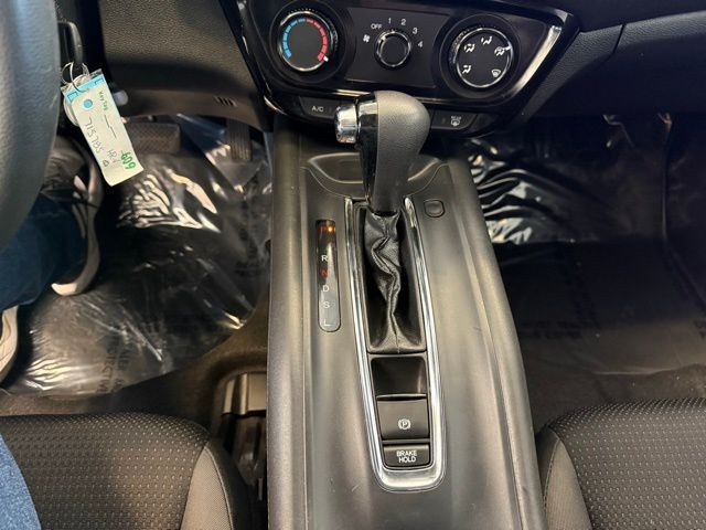 Honda HR-V Vehicle Full-screen Gallery Image 16