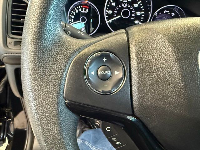 Honda HR-V Vehicle Full-screen Gallery Image 18