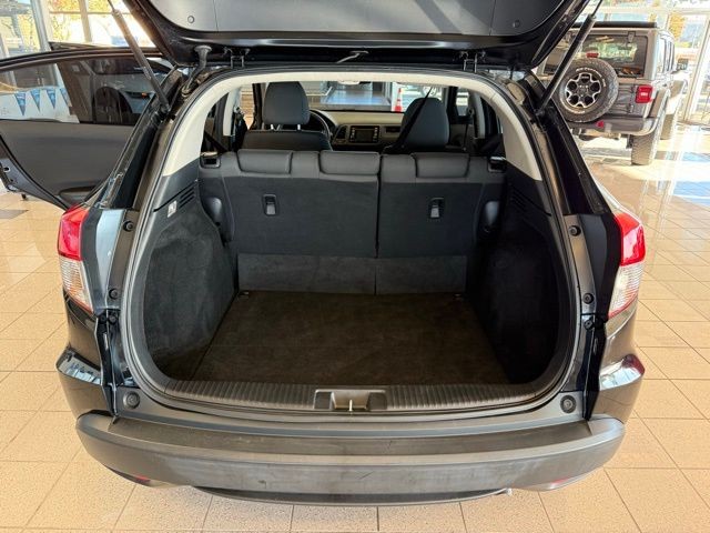 Honda HR-V Vehicle Full-screen Gallery Image 23