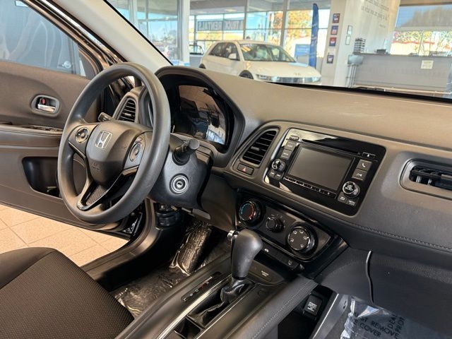 Honda HR-V Vehicle Full-screen Gallery Image 27