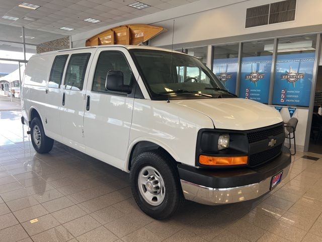 Chevrolet Express Cargo Van Vehicle Full-screen Gallery Image 03