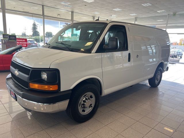 Chevrolet Express Cargo Van Vehicle Full-screen Gallery Image 12