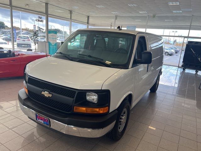 Chevrolet Express Cargo Van Vehicle Full-screen Gallery Image 13