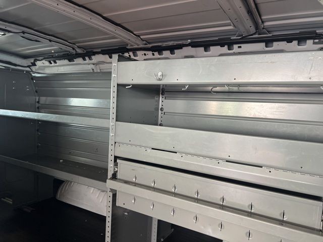 Chevrolet Express Cargo Van Vehicle Full-screen Gallery Image 18