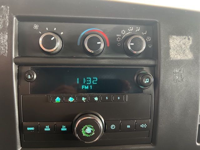 Chevrolet Express Cargo Van Vehicle Full-screen Gallery Image 27