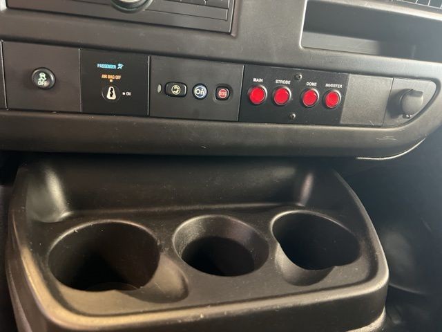 Chevrolet Express Cargo Van Vehicle Full-screen Gallery Image 29