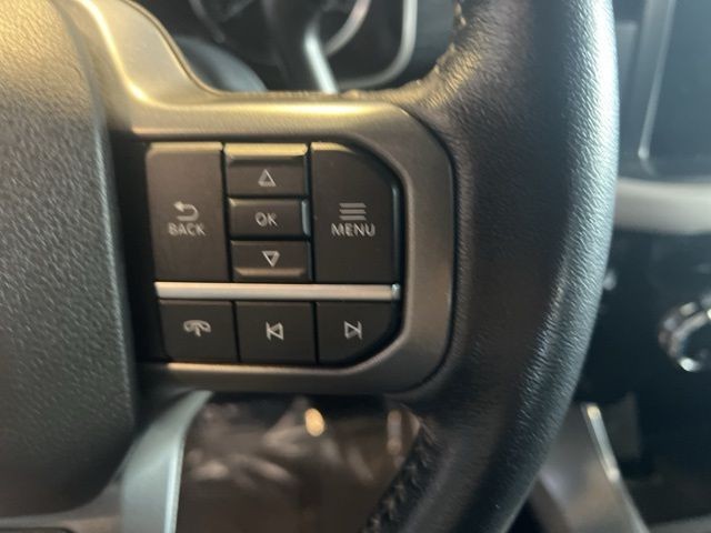 Ford F-150 Vehicle Full-screen Gallery Image 25