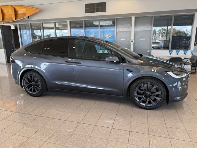 Tesla Model X Vehicle Full-screen Gallery Image 02