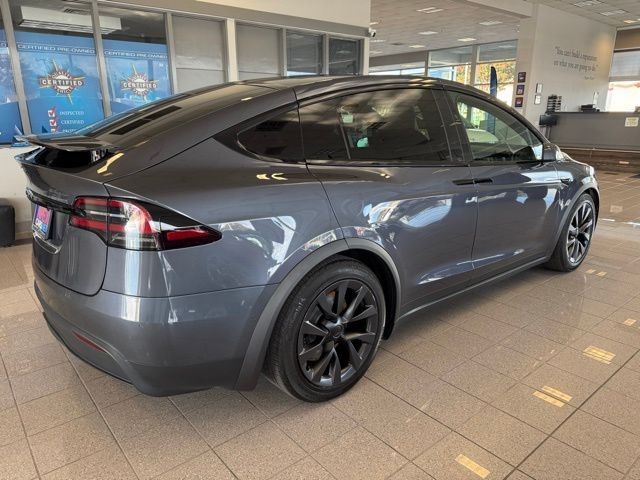 Tesla Model X Vehicle Full-screen Gallery Image 03