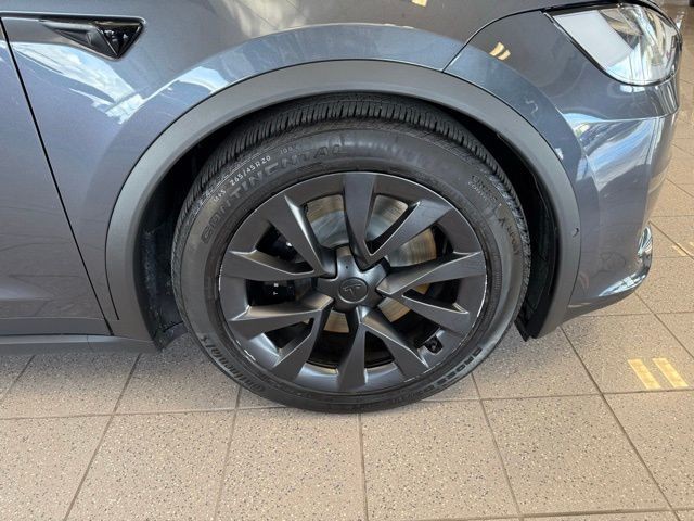 Tesla Model X Vehicle Full-screen Gallery Image 10