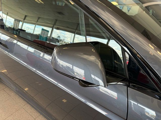 Tesla Model X Vehicle Full-screen Gallery Image 11