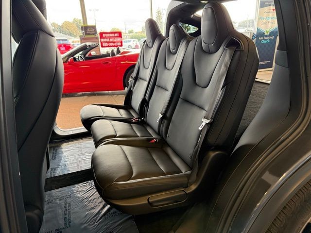 Tesla Model X Vehicle Full-screen Gallery Image 19