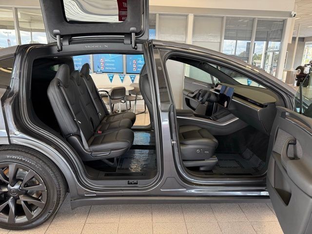 Tesla Model X Vehicle Full-screen Gallery Image 21