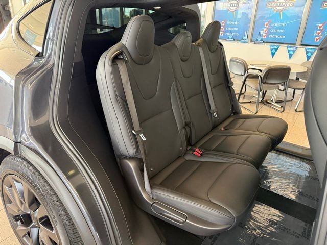 Tesla Model X Vehicle Full-screen Gallery Image 22