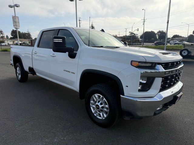 Chevrolet Silverado 2500HD Vehicle Full-screen Gallery Image 02