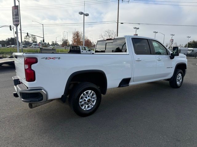 Chevrolet Silverado 2500HD Vehicle Full-screen Gallery Image 05