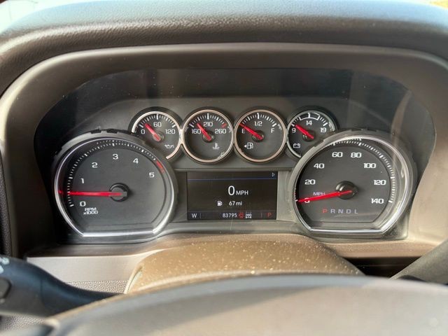 Chevrolet Silverado 2500HD Vehicle Full-screen Gallery Image 18