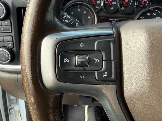 Chevrolet Silverado 2500HD Vehicle Full-screen Gallery Image 22