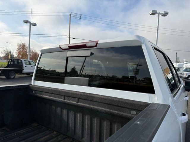 Chevrolet Silverado 2500HD Vehicle Full-screen Gallery Image 27