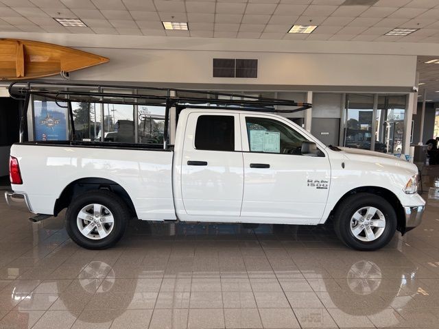 Ram 1500 Classic Vehicle Full-screen Gallery Image 04