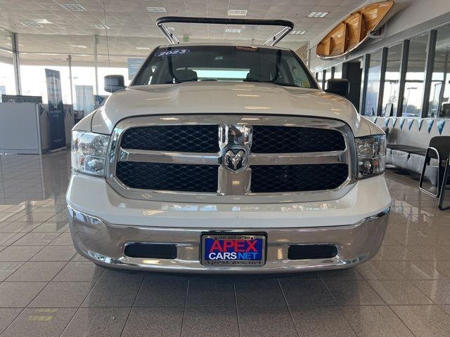 Ram 1500 Classic Vehicle Full-screen Gallery Image 15